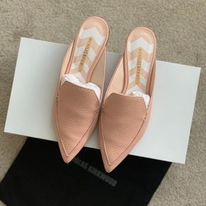 Nicholas Kirkwood Beya Flat Mule Powder 36.5